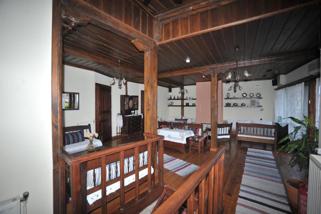 Varosi Guesthouse Edessa Bagian luar foto